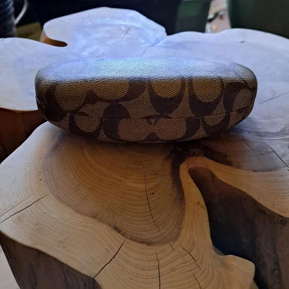 COACH DOME SUNGLASS CASE - Picture 5 of 6